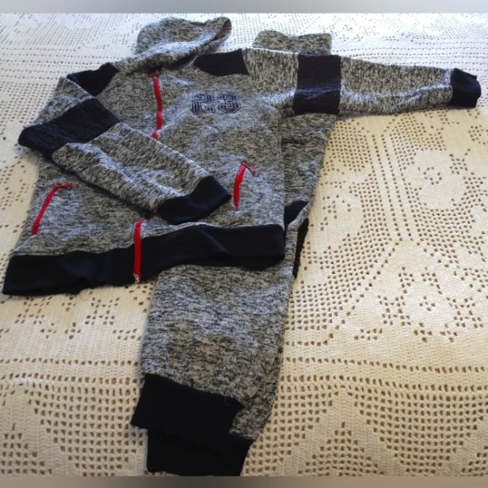 Quad Seven Fleece Hoodie and pants set size 8-10